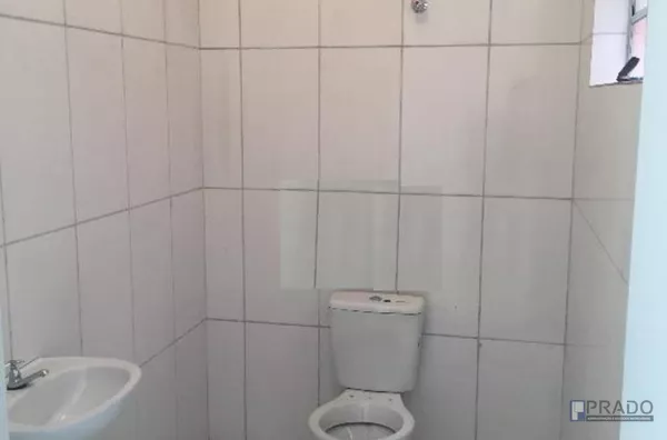 SALÃO COMERCIAL NA RUA BENJAMIN CONSTANT COM 40M² E UM BANHEIRO - PRÓXIMO MOGIDONTO.