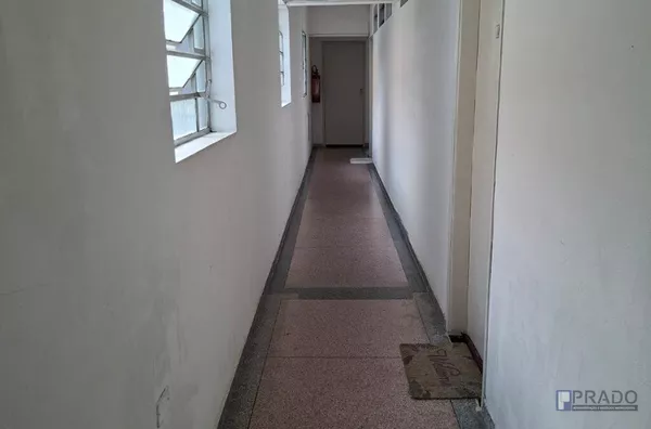 APARTAMENTO EM REGIÃO CENTRAL, COM 02 DORMITORIOS E 02 BANHEIROS PARA LOCAÇÃO, PROXIMO AO SENAI