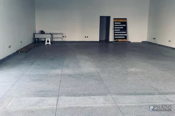 SALÃO COMERCIAL DE ESQUINA PARA LOCAÇÃO, NA GLICERIO