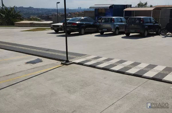 Apto para Venda Próximo ao Blue Beach antigo Tênis Clube, Residencial Caminho do Sol, Com Elevador. 1dorm com possibilidade para 2 tem estrutura na sala, Cozinha, Sala, Banheiro e 1 Vaga, agende uma visita ainda hoje. 