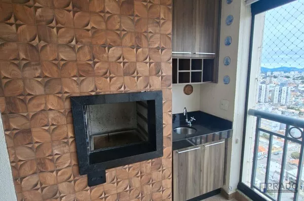 CHURRASQUEIRA EQUIPADA