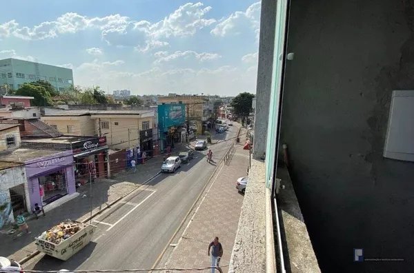 Sobreloja de 400m² no Centro de Ferraz