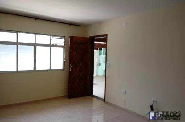CASA COM 3 DORMITÓRIOS, SALA, COZINHA, ÁREA DE SERVIÇO, 2 WCS, EDÍCULA INFERIOR E SUPERIOR, QUNTAL, 4 VAGAS DE GARAGEM COBERTA, PORTÃO ELETRONICO