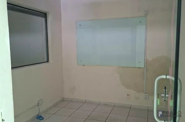 Espaço Comercial Térreo, com 10 salas, copa/cantina, recepção, vaga na porta - Foto 10
