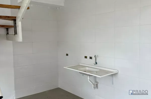 Sobrado para venda Novo, 3 quartos sendo uma suíte,  97,35m² ,  Terreno 7x25 , esquina -Jardim Casa Branca em Suzano, mais detalhes na descrição abaixo: