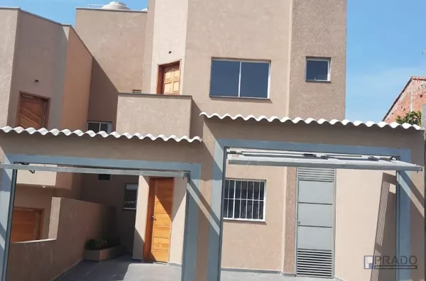 CONJUNTO DE 6 CASAS NOVAS, SENDO 3 NA PARTE TÉRREA E 3 NO 1ANDAR, 3DORMS, SALA E COZINHA TODA NO PORCELANATO, LAVABO E BANHEIRO, 1 VAGA PORTÃO AUTOMÁTICO INDIVIDUAL, SALÃO DE FESTA COM LUZ E ÁGUA INDIVIDUAL QUANDO USAR, CAPTAÇÃO DE ÁGUA DE CHUVA E CAIXA D