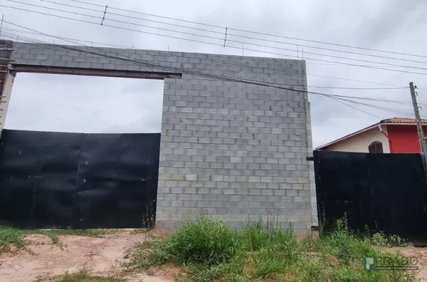 Galpão Para Locação ou Venda: 700 m² + mezanino 15,00x6,00 = 90,00 m²; Terreno de 25,00 x 40,00 = 1.000,00 m².