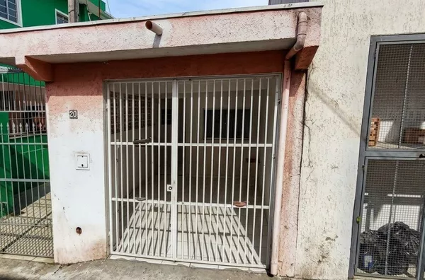 CASA INDIVIDUAL TERREA: 1DORM, COZINHA, SALA, AREA DE SERVIÇO, 1WC, 1 VAGA COBERTA,  A 10 MINUTOS A PÉ DA ESTAÇÃO DE TREM DE SUZANO. - Foto 1