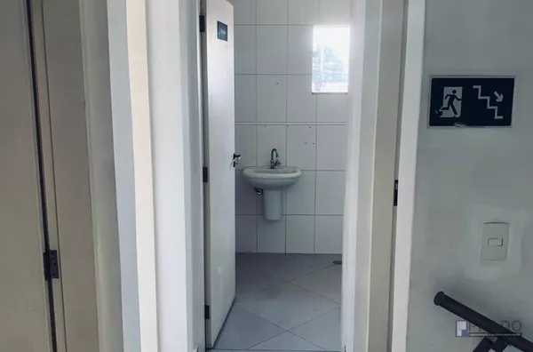 SOBRADO COMERCIAL PARA VENDA – LOCALIZAÇÃO ESTRATÉGICA EM SUZANO-SP, DE ESQUINA COM 6 SALAS ACABAMENTO DE PRIMEIRA,SEGUE MAIS INFORMAÇÕES NA DESCRIÇÃO ABAIXO: - Foto 14