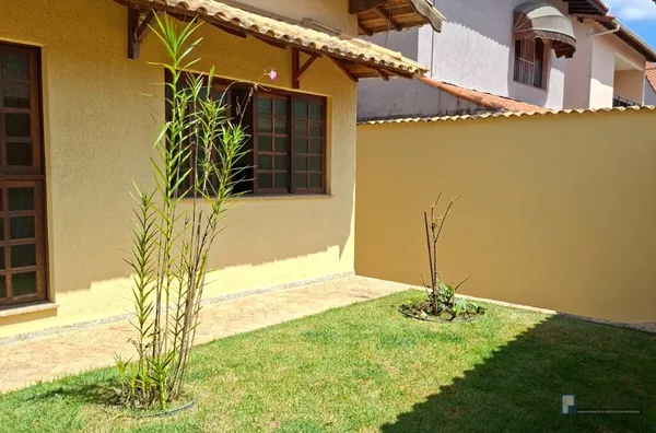 Belíssima CASA para COMPRAR, em um dos melhores bairros de SUZANO