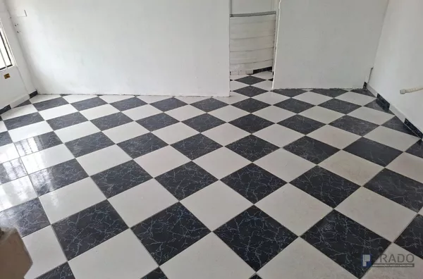 Locação Salão de Esquina na Av: Brasília em Suzano Próximo ao Supermercado Nagumo, 60m2: 10 de Frente por 6 de Fundos, Recepção, Escritório, 1 Sala e um WC, pode aproveitar Fachada;  R$ 2.200,00 + IPTU. - Foto 16
