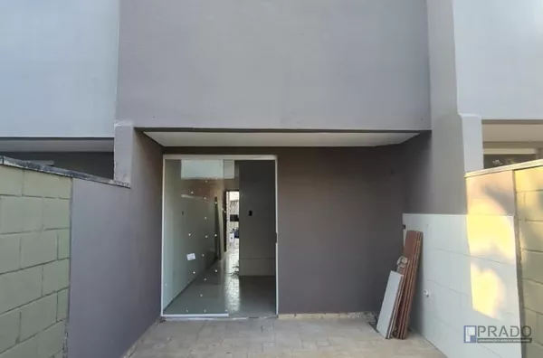 2 Lindos Sobrados Novos 80m cada, valor 330mil cada - 2 dorms (2 suítes), sala (ampla), cozinha, banheiro, lavanderia, 2 vagas de garagem.