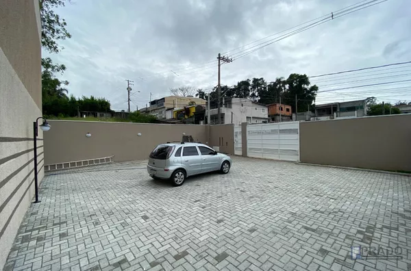 Sobrado de 70m² com 2 suítes, em Condomínio Fechado em Poá, Jardim Santo Antônio 