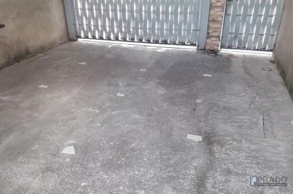  3dorms grandes, sala, cozinha, banheiro, terreno 5x30, 2 vagas portão automático e coberta, casa de telha, mas tem estrutura para construir em cima.