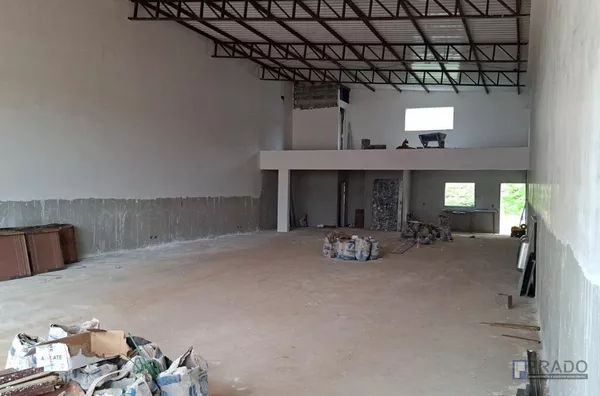 OPORTUNIDADE ÚNICA NA RUA NOVE DE JULHO – GALPÕES NOVOS COM PÉ-DIREITO DE 6 METROS EM SUZANO!