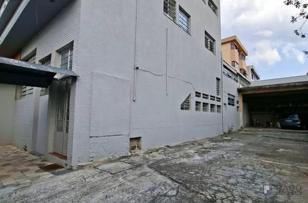 APARTAMENTO EM REGIÃO CENTRAL, COM 02 DORMITORIOS E 02 BANHEIROS PARA LOCAÇÃO, PROXIMO AO SENAI