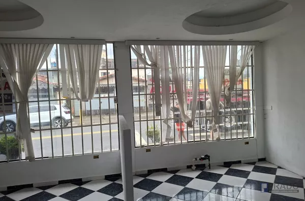 Locação Salão de Esquina na Av: Brasília em Suzano Próximo ao Supermercado Nagumo, 60m2: 10 de Frente por 6 de Fundos, Recepção, Escritório, 1 Sala e um WC, pode aproveitar Fachada;  R$ 2.200,00 + IPTU. - Foto 15