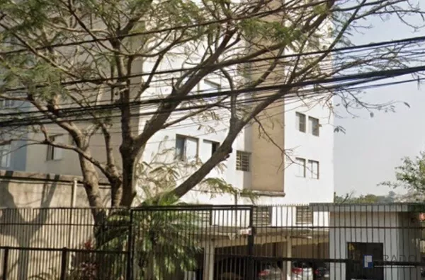 Apto a venda no Edifício Bonini Centro de Poá: 90 M2, 3 quartos 2 banheiros, sala, cozinha, área de serviço, garagem demarcada para 1 carro, o apartamento fica localizado no 12º andar.