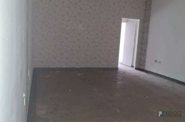 OPORTUNIDADE Salão comercial, localizado no centro, C/ 10 vagas para veiculos 