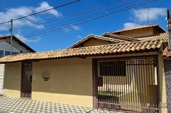Belíssima CASA para COMPRAR, em um dos melhores bairros de SUZANO