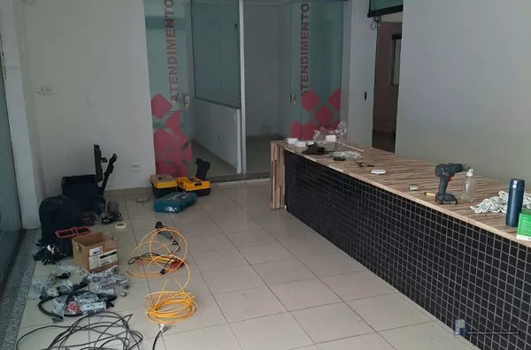 Espaço Comercial Térreo, com 10 salas, copa/cantina, recepção, vaga na porta - Foto 4