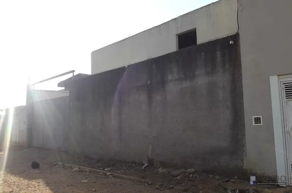 ÓTIMO GALPÃO CAMBIRI FERRAZ DE VASCONCELOS, 700 METROS PE DIREITO ALTO, COM ENTRADA DE CAMINHÃO, ESCRITÓRIO, 2 BANHEIROS E VESTIÁRIO.  VENDA DA CASA DE REFERENCIA: CA1795 JUNTO COM, GALPÃO CASA COM 4DORMS MÉDIO PADRÃO E CHURRASQUEIRA, CONFIRA A REFERENCIA