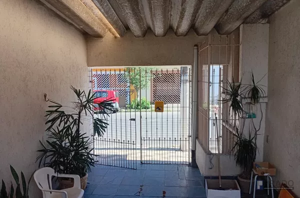 Casa Térrea para aluguel em Vila Costa, Suzano: imóvel residencial ou comercial com 2 dormitórios, sala, Cozinha,  vaga de garagem e 80 m² de área.