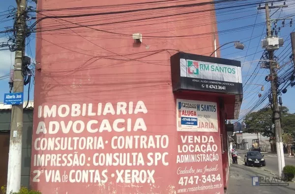 Locação Salão de Esquina na Av: Brasília em Suzano Próximo ao Supermercado Nagumo, 60m2: 10 de Frente por 6 de Fundos, Recepção, Escritório, 1 Sala e um WC, pode aproveitar Fachada;  R$ 2.500,00 incluso IPTU.