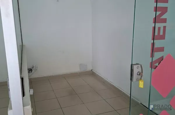 Espaço Comercial Térreo, com 10 salas, copa/cantina, recepção, vaga na porta - Foto 8