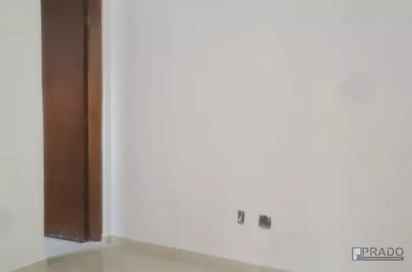 Villagio de 4 casas ( 55m cada) - 2 quartos( 1 suíte), sala, cozinha, banheiro,     1 vaga - quintal, imovel novo.