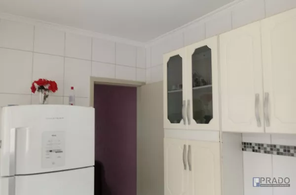 CASA PARA VENDA NA VILA FIGUEIRA AO LADO DA SANTA CASA DE SUZANO COM , 2 DORMITÓRIOS, SALA, COZINHA, 1 WC, ÁREA DE SERVIÇO, 2 VAGAS DE GARAGEM - ACEITA FINANCIAMENTO