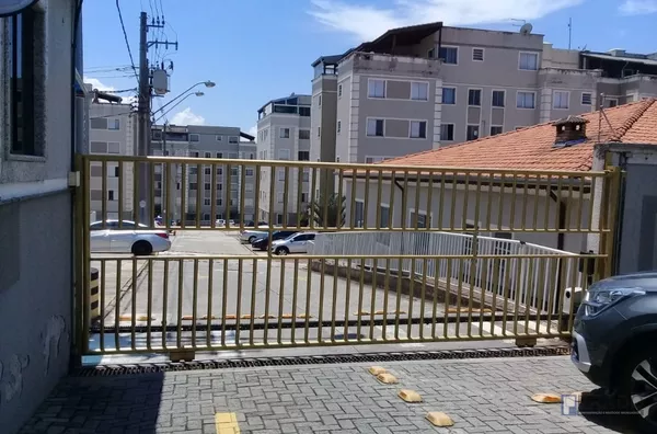 CONDOMÍNIO SPAZIO SUPERE, 2DORMS SENDO UMA SUITE COM GUARDA ROUPAS NOS 2DORMS, COZINHA PLANEJADA E FOGÃO, 1VAGA, NO QUARTO ANDAR NÃO TEM APTO EM CIMA, ÓTIMO CUSTO BENEFICIO, AGENDE UMA VISITA HOJE.