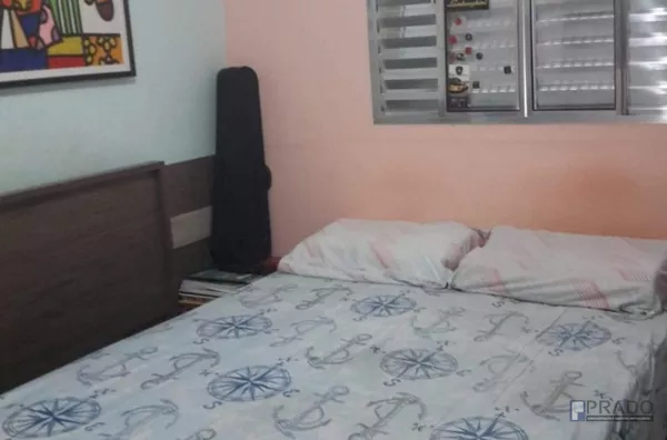 SOBRADO PARA VENDA, JARDIM MÁITE SUZANO  4 DORMITÓRIOS SENDO 2 EM BAIXO E 2 EM CIMA; SALA; COZINHA; 2 BANHEIROS SENDO UM EM BAIXO OUTRO EM CIMA; LAVANDERIA COBERTA;2 VAGAS DE GARAGEM, PORTÃO AUTOMÁTICO,  ÁREA GOURMET GRANDE, TELHADO COLONIAL CASA E GARAGE