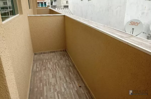 SOBRADO NO JARDIM QUARESMEIRA  TIPO VILAGIO COM 2 DORMITÓRIOS, SALA, COZINHA, 2 WCS, ÁREA DE SERVIÇO, 1 VAGA DE GARAGEM E SACADA