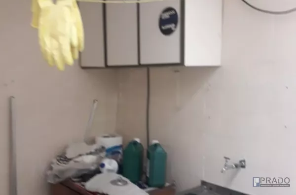 CASA 270 METROS SOBRADO, AO LADO DA PREFEITURA. 4 DORMS SENDO 3 SUÍTES, E UMA HIDRO COM LUZ , AR CONDICIONADO, SALA 2 AMBIENTES COM LAVABO, LAVANDERIA COBERTA, ESCRITÓRIO, QUINTAL NO FUNDO, COZINHA COM ARMÁRIOS, 2 BANHEIROS, 2 VAGAS DE CARRO COBERTA. - Foto 9