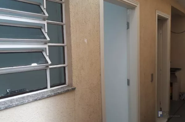 CASA 270 METROS SOBRADO, AO LADO DA PREFEITURA. 4 DORMS SENDO 3 SUÍTES, E UMA HIDRO COM LUZ , AR CONDICIONADO, SALA 2 AMBIENTES COM LAVABO, LAVANDERIA COBERTA, ESCRITÓRIO, QUINTAL NO FUNDO, COZINHA COM ARMÁRIOS, 2 BANHEIROS, 2 VAGAS DE CARRO COBERTA. - Foto 10