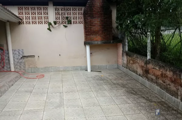 EXCELENTE CHÁCARA COM TANQUE DE PEIXES  NO PARQUE ALVORADA EM SUZANO