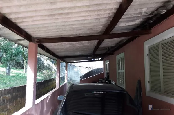 Ótima Chácara em Suzano bairro Tranquilo moradores a mais de 17 anos no Local, Chácara Bonanza, 5 dorms, 2 salas, 2 banheiros, 2 vagas cobertas, Terreno 30x93 total: 2.790 metros, construção de 249 metros, 40x30 plano pouco declive, Varias Arvores Frutife