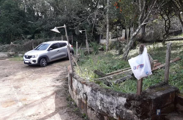Ótima Chácara em Suzano bairro Tranquilo moradores a mais de 17 anos no Local, Chácara Bonanza, 5 dorms, 2 salas, 2 banheiros, 2 vagas cobertas, Terreno 30x93 total: 2.790 metros, construção de 249 metros, 40x30 plano pouco declive, Varias Arvores Frutife