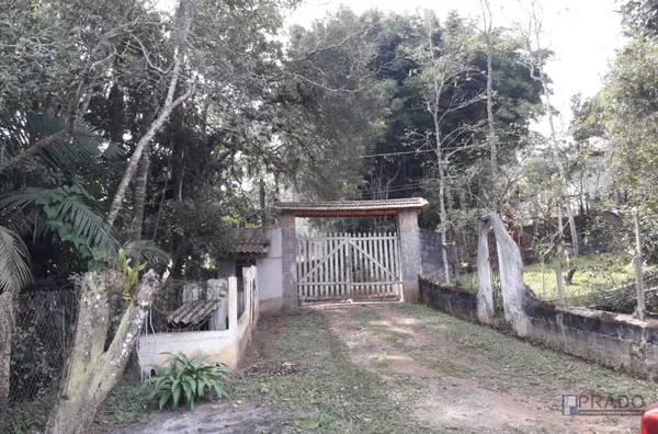 Ótima Chácara em Suzano bairro Tranquilo moradores a mais de 17 anos no Local, Chácara Bonanza, 5 dorms, 2 salas, 2 banheiros, 2 vagas cobertas, Terreno 30x93 total: 2.790 metros, construção de 249 metros, 40x30 plano pouco declive, Varias Arvores Frutife