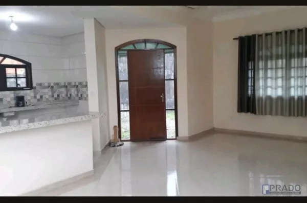 CASA EM SUZANO JARDIM IKEDA, 1DORM, SALA COZINHA ESTILO AMERICANA, TODA NO PORCELANATO, PORTÃO AUTOMÁTICO, 75METROS DE CONSTRUÇÃO, TERRENO 300METROS, DOCUMENTADA