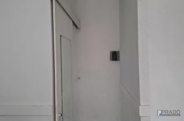 Locação Salão de Esquina na Av: Brasília em Suzano Próximo ao Supermercado Nagumo, 60m2: 10 de Frente por 6 de Fundos, Recepção, Escritório, 1 Sala e um WC, pode aproveitar Fachada;  R$ 2.200,00 + IPTU. - Foto 12