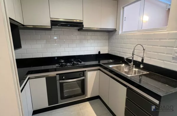 Sobrado para Venda condomínio Mirante ll,60 m2, Sala, Cozinha, 2 quartos, 1 banheiro, 1 lavabo, 2 vagas de garagem  Área gourmet com cobertura retrátil, churrasqueira, jacuzzi.