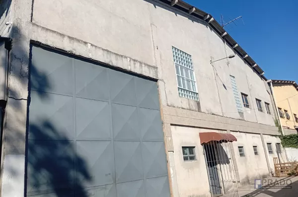 Galpão Quinta da Boa Vista Itaquaquecetuba SP  para locação com 750m², Zoneamento ZUDI  (Zona de Uso Industrial Diversificado), 7,5 pé direito, Recepção, 3 escritórios, 4 Wcs feminino/masculino,  refeitório, área lateral, Canil,  Abaixo Descrição Completa