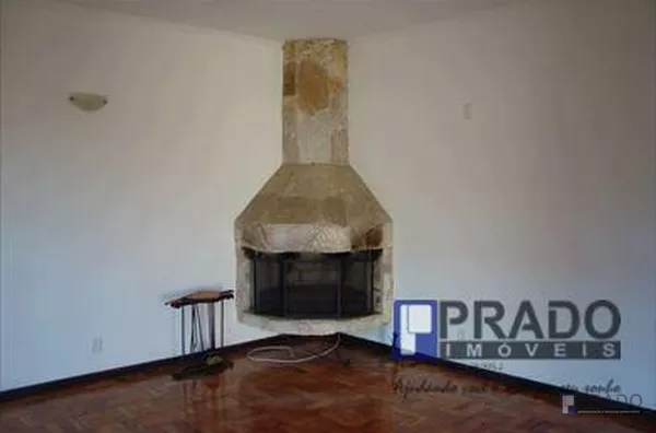 CASA COM 4 DORMITÓRIOS,SENDO 1 SUITE, 2 SALAS, COZINHA AMPLA, 3 WCS, ÁREA DE SERVIÇO, CHURRASQUEIRA, QUINTAL GARAGEM COBERTA - R$ 800 mil, Cod: 1603