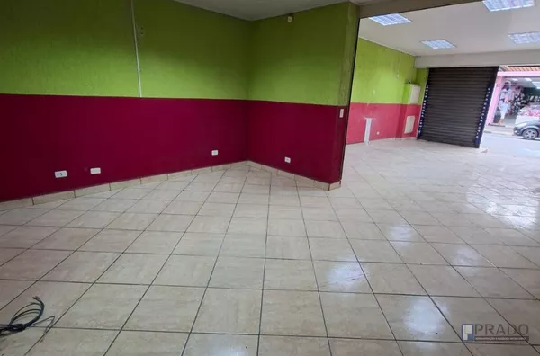 LOJA NA REGIÃO CENTRAL, 03 Banheiros e proximo aos prinpipais comercios