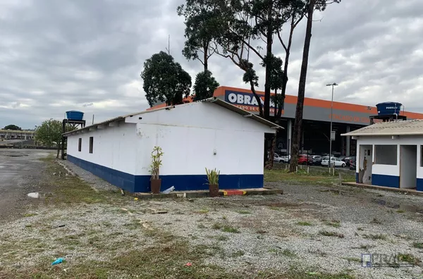 Locação de Terreno Com 2.000 m2, com 2 Galpões de madeira que somando geram 480m2 onde um deles serviu como alojamento outro serviu como escritórios (Se necessário pode ser retirado os Galpões), Próximo estação CPTM de Suzano-SP.