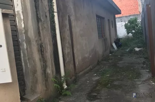 Terreno 12x22= 264 metros, com construção que da para aproveitar com laje de 163metros. 