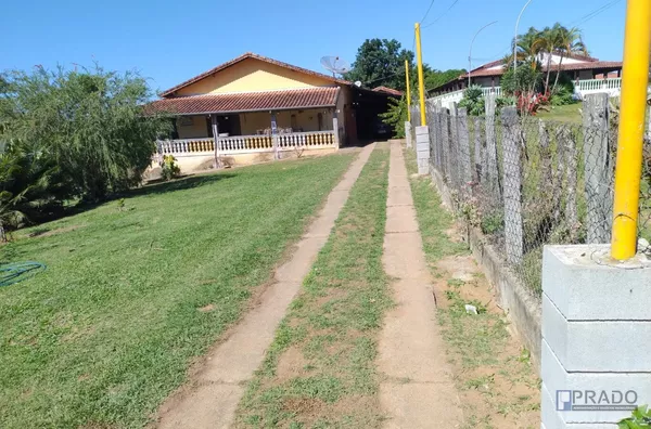  Venda de linda Chácara em Biritiba Mirim 4.200m²: Casa toda de laje, com sala enorme, 4 dormitórios sendo 2 suítes 1 delas com banheira, Piscina Grande, Campo de Futebol com Iluminação, próximo da Cidade e Local Fácil Acesso...