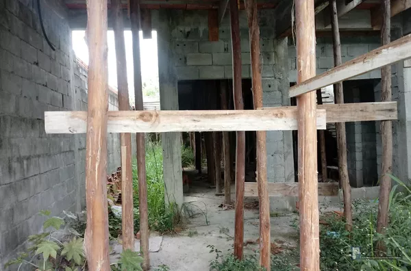 ÓTIMO TERRENO NO JARDIM QUARESMEIRA 3 EM SUZANO COM 175M², E COM CONSTRUÇÃO INACABADA, ENTRADA DE 150MIL MAIS PARCELAS DE R$ 1.100,00